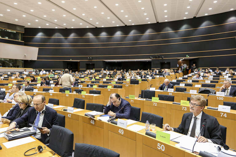 Foto 1: Public Hearing with Chair of the Supervisory Board of the ECB  EP Committee on Economic and Monetary Affairs