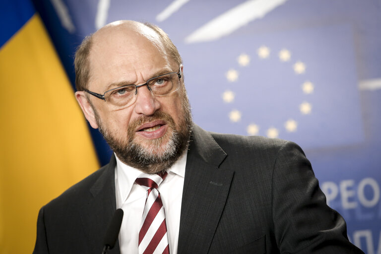 Foto 10: Martin SCHULZ - EP President meets with President of the Romanian Senate - Press point