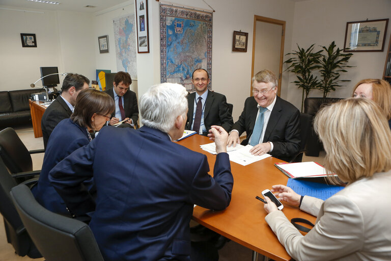 Fotografi 4: ITRE Committee President meets with the President of the CoR