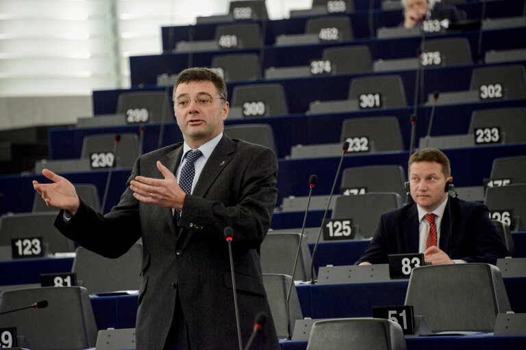 Photo 31 : Plenary session week 11 2015 in Strasbourg - European long-term investment funds