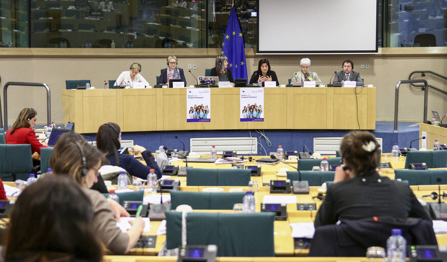 Fotografie 10: DG COMM Seminar - Round-Table discussion:  Strategy for equality between women and men in the EU: next steps