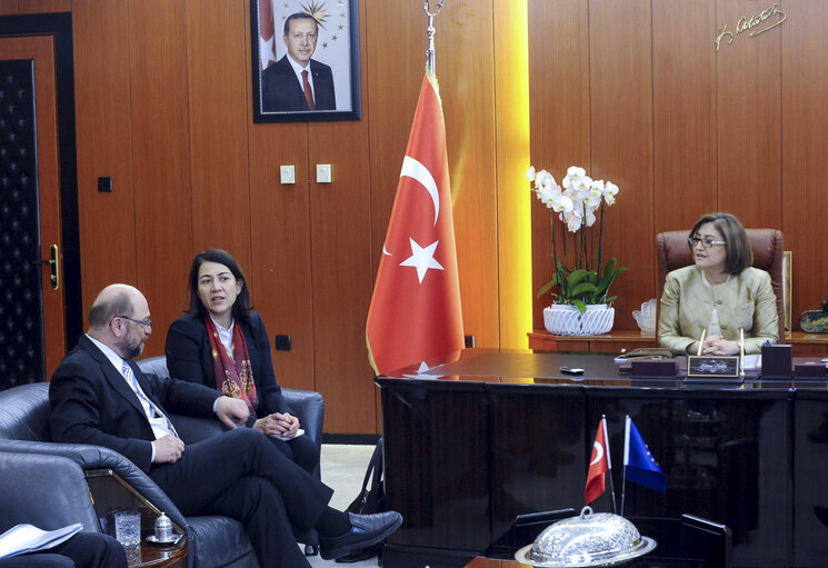 Foto 3: Official visit of the President of the European Parliament to the republic of Turkey. Martin SCHULZ - EP President meets with  Fatma Sahin,  Mayor of Gaziantep, at the Municipality of Gaziantep.