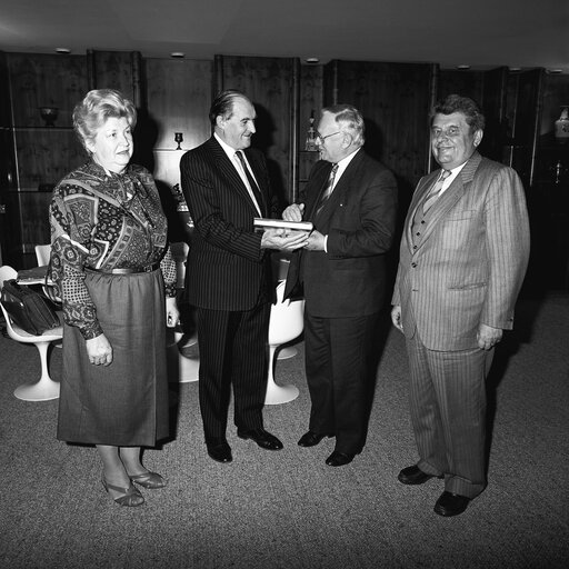 Foto 2: EP Pressident meets with MEPs for Luxembourg