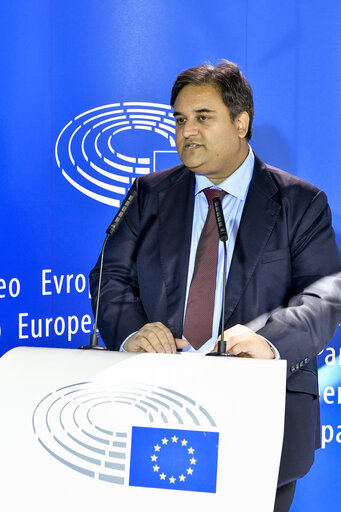 Fotografija 7: Press conference concerning Commissioner designate Julian KING