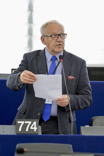 Photo 2 : Boleslaw PIECHA in plenary session week 27 2016 in Strasbourg