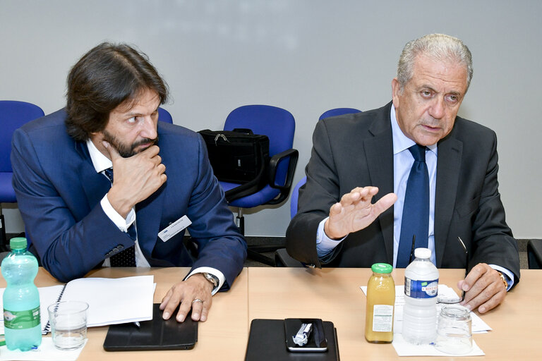 Foto 4: Dimitris AVRAMOPOULOS meets with ED Frontex LEGGERI and SK MOI KALINEK