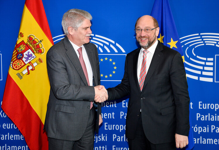 Foto 3: Martin SCHULZ - EP President meets with Alfonso DASTIS QUECEDO - Spanish Foreign Affairs Minister