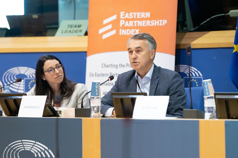 Снимка 10: Eastern Partership Forum - EU candidature status to Ukraine, Georgia and Moldova ? Assessing options through the results of the Eastern Partership Index