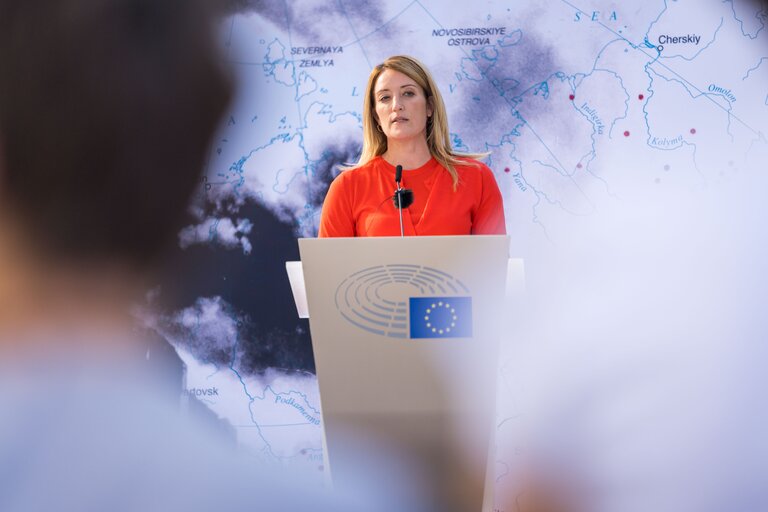 Fotografi 4: Commemoration of Soviet deportations with the participation of Roberta METSOLA, EP President