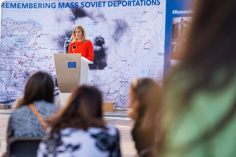 Fotografi 5: Commemoration of Soviet deportations with the participation of Roberta METSOLA, EP President