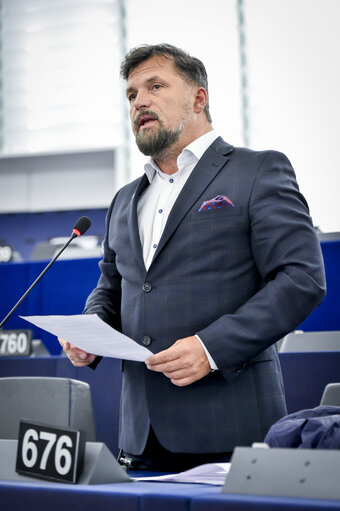 Fotografi 8: Jozsef NAGY in Plenary session in Strasbourg