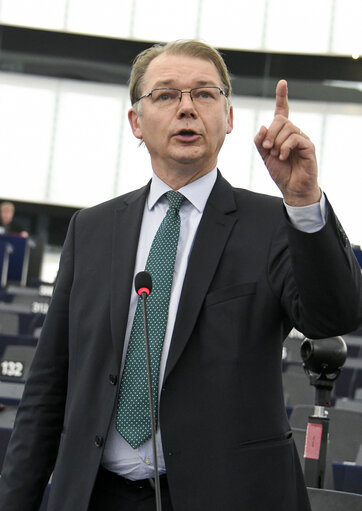 Photo 12: EP Plenary session - -  Integrity policy of the Commission, in particular the appointment of the Secretary-General of the European Commission