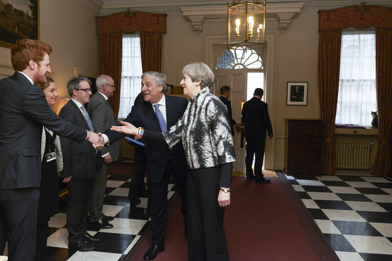 Valokuva 18: Visit of the President of the European Parliament to London - Antonio TAJANI - EP President meets with Teresa MAY - Prime Minister of the United Kingdom at 10 Downing street