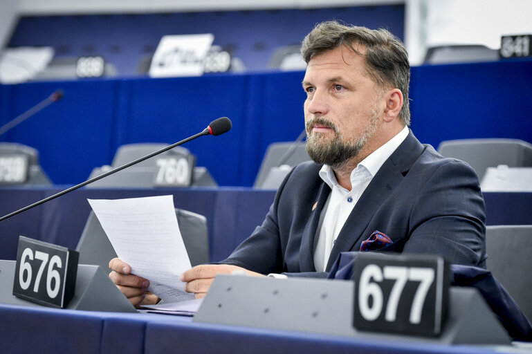 Suriet 6: Jozsef NAGY in Plenary session in Strasbourg