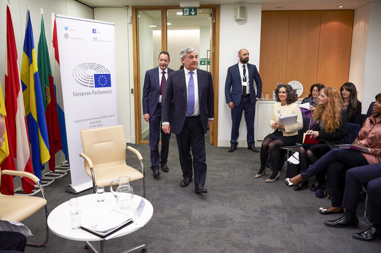 Φωτογραφία 15: Visit of the President of the European Parliament to London - Meeting with NGOs