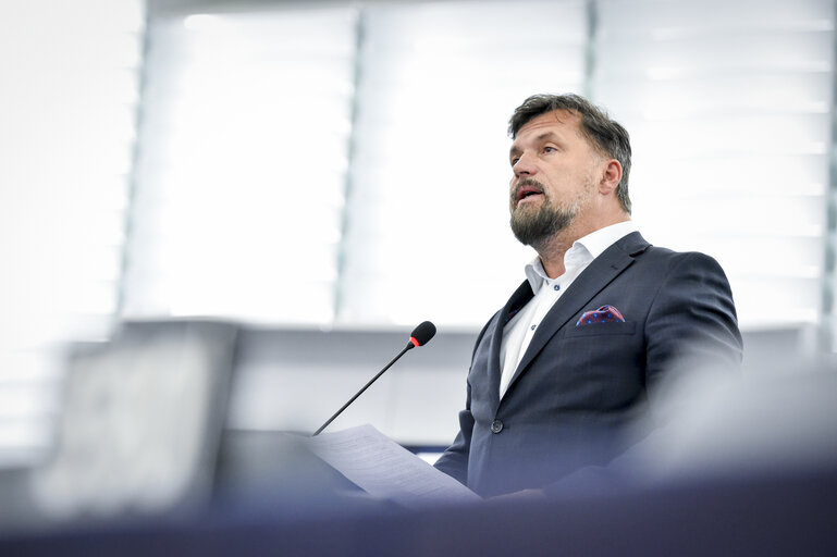 Fotografi 1: Jozsef NAGY in Plenary session in Strasbourg