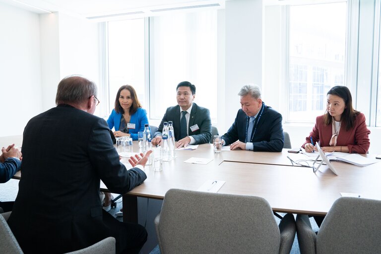 Suriet 9: Othmar KARAS meets with Tumurbaatar AYURSAIKHAN, MP, Vice Chairman of the State Great Hural (Parliament) of Mongolia