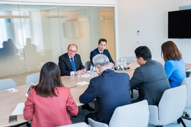 Billede 5: Othmar KARAS meets with Tumurbaatar AYURSAIKHAN, MP, Vice Chairman of the State Great Hural (Parliament) of Mongolia