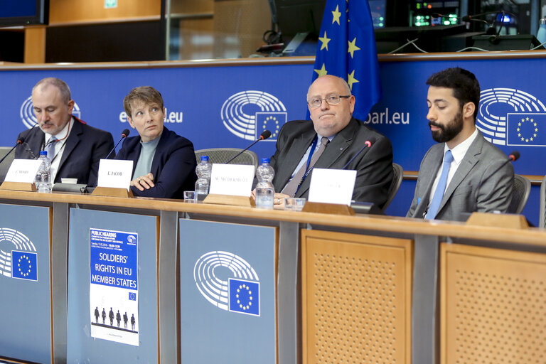 Fotografi 1: SEDE public hearing ' Soldiers' rights in EU Member States '