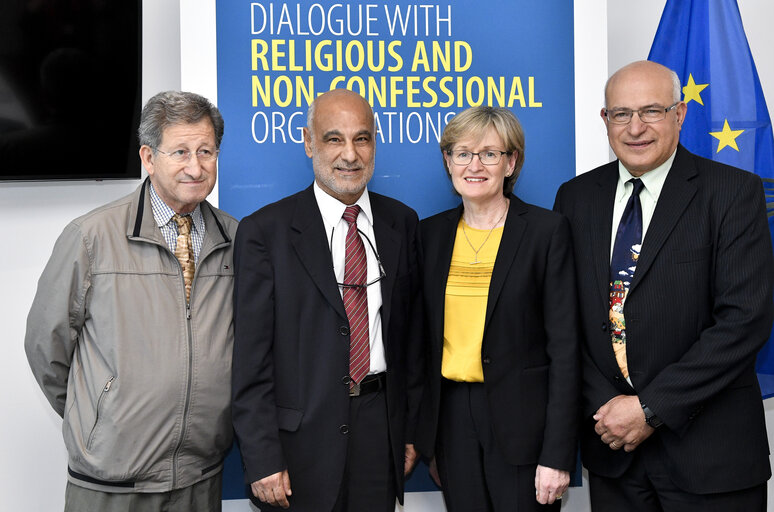 Foto 5: Meeting of Mairead MGUINNESS with a delegation from the Algerian Protestant Church including Pastor Mustafa KRIM, former President of the Protestant Church of Algeria (EPA), Pastor Ali KHIDRIi, General Secretary of the Bible Society of Algeria, Pastor Youssef OURAHMANE, pastor and founder of a large network of churches and Bible schools in Algeria