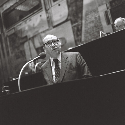 Fotografie 14: Portraits of Roy JENKINS in a Luxembourg session