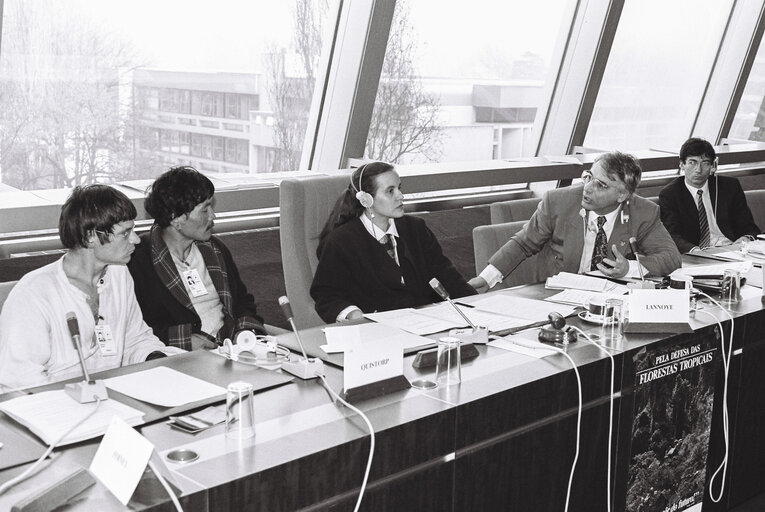 Foto 4: Meeting on the protection of tropical forests at the EP in Strasbourg, in February 1991.