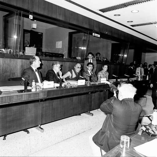 Fotografi 12: Visit of HH the Dalai Lama to the EP in Brussels in April 1990