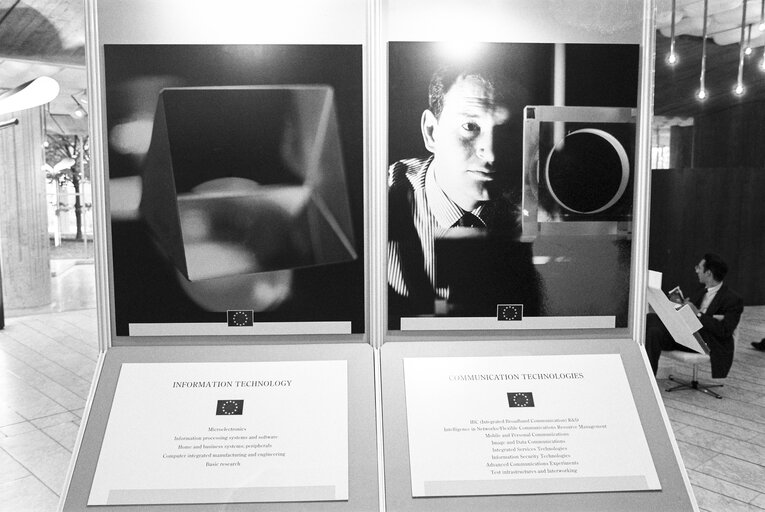 Foto 8: Exhibition on  Biotechnology at the European Parliament in Strasbourg