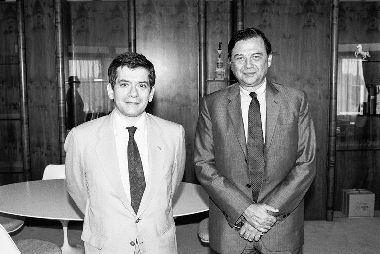 Снимка 2: Enrique BARON CRESPO - EP President meets with guest at the European Parliament in Strasbourg