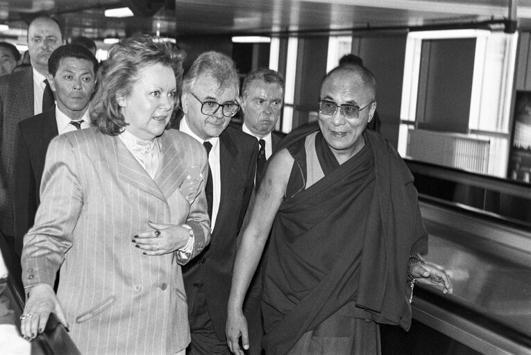 Fotografi 29: Visit of HH the Dalai Lama to the EP in Brussels in April 1990