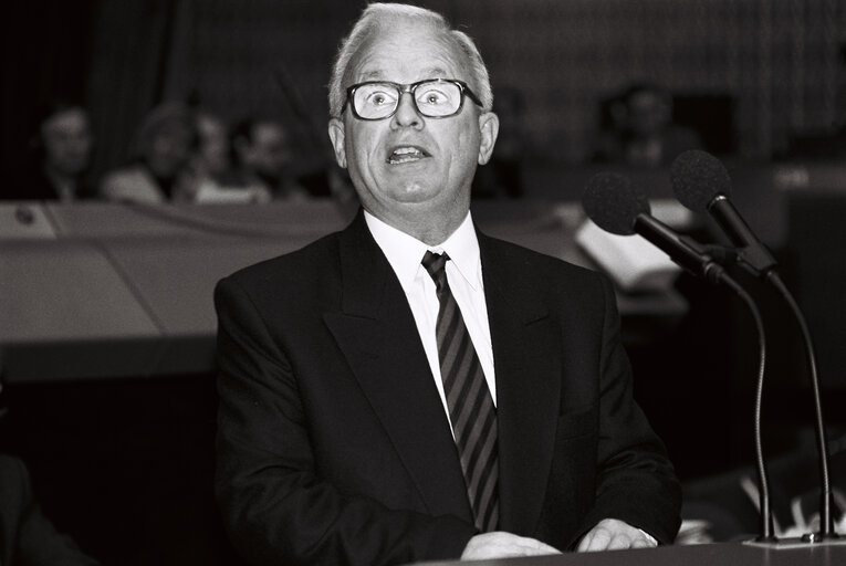 Billede 7: The 1991 Sakharov Prize is awarded to Adem DEMACI