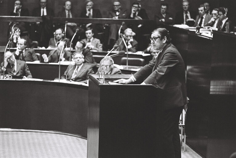 Commission Jenkins in plenary session in Luxembourg on January 1977