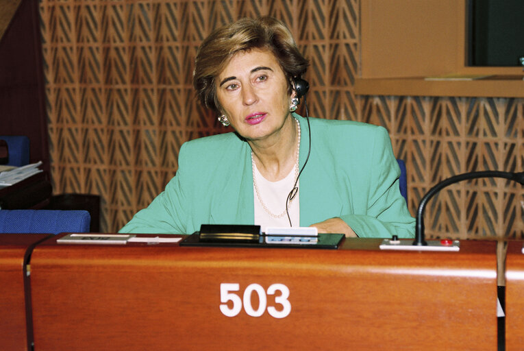 Foto 27: Ursula SCHLEICHER in plenary session in Strasbourg - June 1992