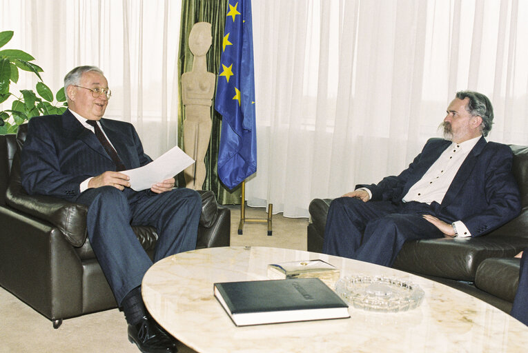 Fotografia 2: Egon KLEPSCH - EP President meets with Miguel Angel MARTINEZ MARTINEZ, President of the Parliamentary Assembly of the Council of Europe