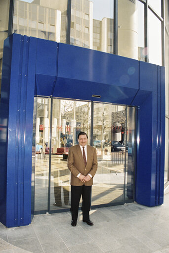 Fotografi 3: mEP Claude DESAMA at the European Parliament in Strasbourg