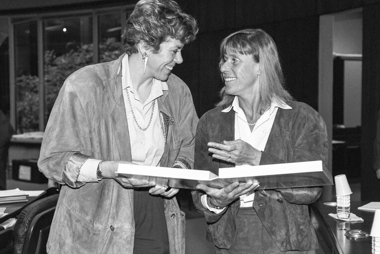 Fotografija 1: MEP Lissy GROENER with Barbara DUHRKOP DUHRKOP