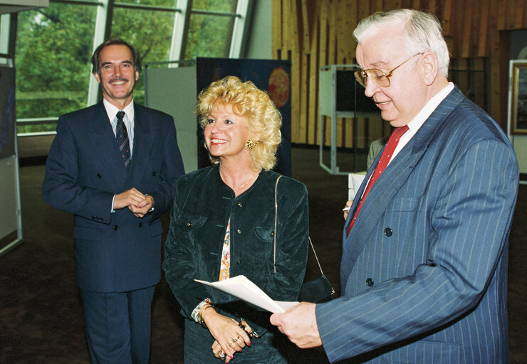 Foto 7: Inauguration of exhibition in 1992