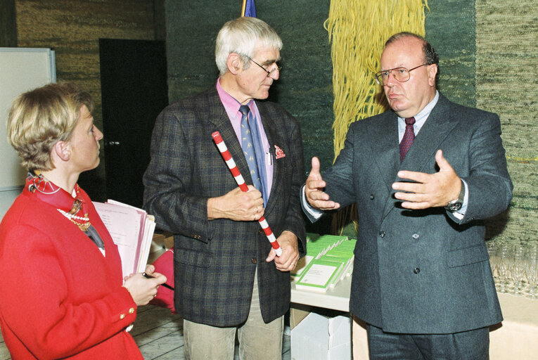 Foto 3: Presentation of book Dienstrecht der Europ?§ischen Gemeinschaften in 1992