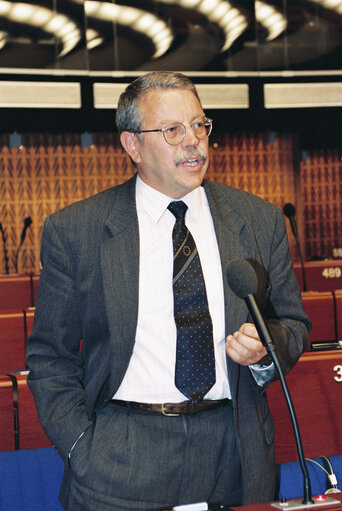 Foto 20: Manfred VOHRER in plenary session in Strasbourg - June 1992