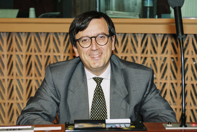 Foto 12: Jean Claude MARTINEZ in plenary session in Strasbourg - June 1992