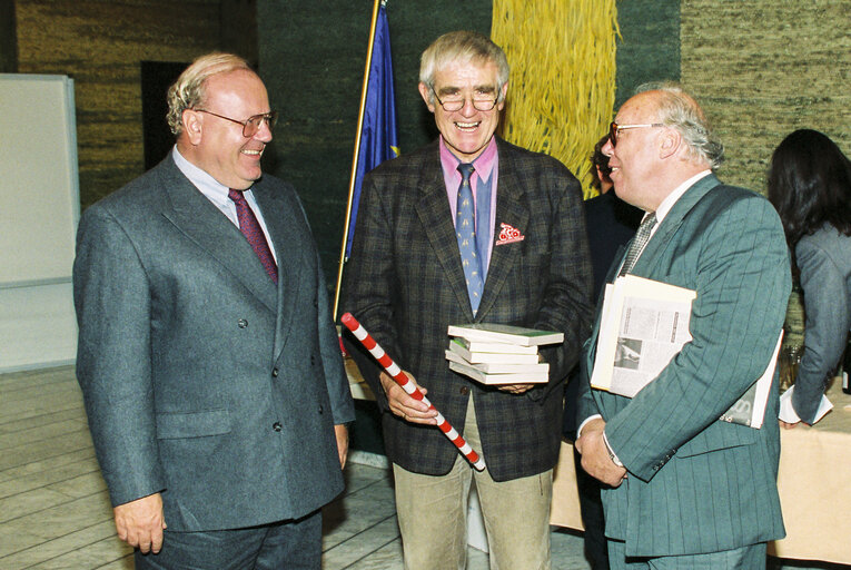 Fotó 4: Presentation of book Dienstrecht der Europ?§ischen Gemeinschaften in 1992