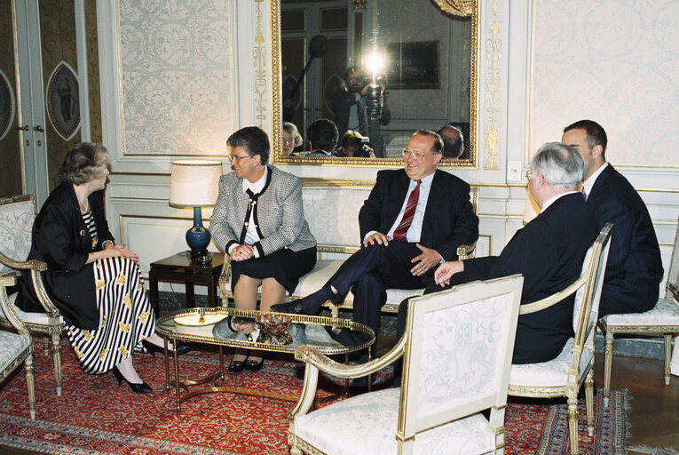 Fotografie 13: The Prime Minister of Belgium welcomes the President of the EP, at the Egmont Palace