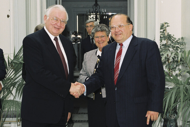 Fotografie 12: The Prime Minister of Belgium welcomes the President of the EP, at the Egmont Palace