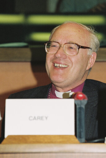 Φωτογραφία 6: George CAREY, Archibishop of Canterbury during a meeting in Strasbourg in February 1993.