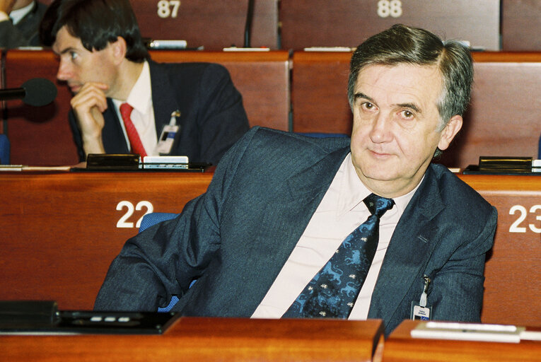 Fotografi 5: Garel JONES, British Minister for Europe during a plenary session in Strasbourg on July 8, 1992.