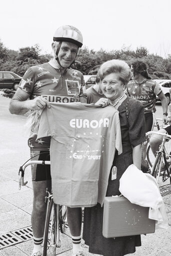 Φωτογραφία 3: Cycling tour of 'Europa Frieden' in Luxembourg on July 1992.