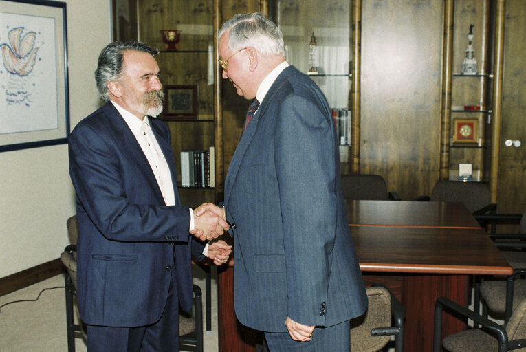 Fotografia 3: Egon KLEPSCH - EP President meets with Miguel Angel MARTINEZ MARTINEZ, President of the Parliamentary Assembly of the Council of Europe