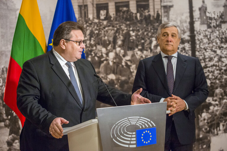 Billede 13: Handover ceremony of  ' February 16th Act of Lithuanian Independence '