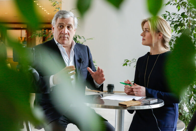 Foto 24: Facebook chat with Antonio TAJANI - EP President