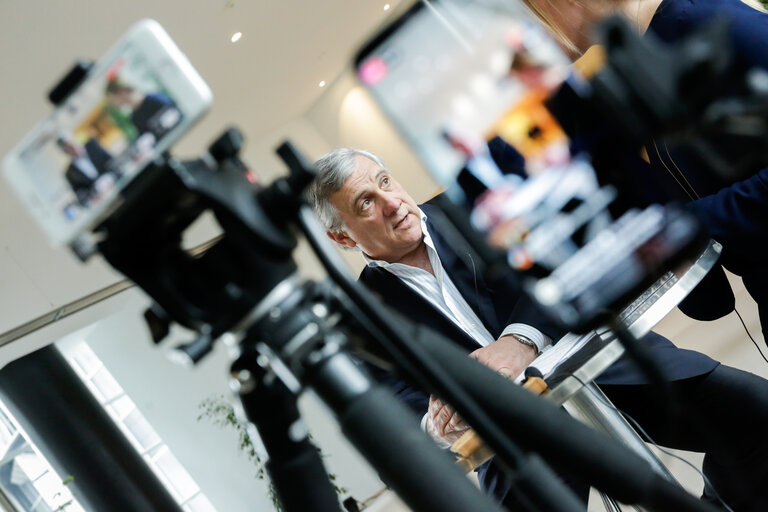 Foto 28: Facebook chat with Antonio TAJANI - EP President